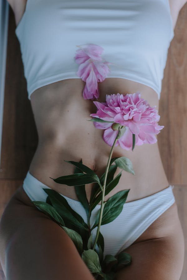 Comprendre les pertes blanches : guide clair et rassurant